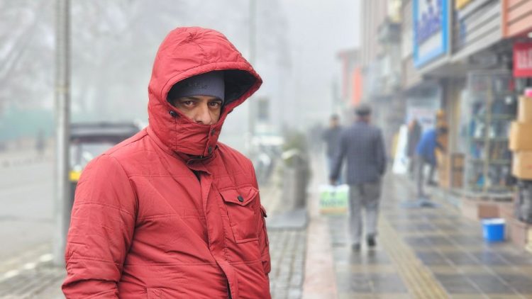 Dense fog engulfs Kashmir, weatherman predicts more smoggy mornings till Dec 31