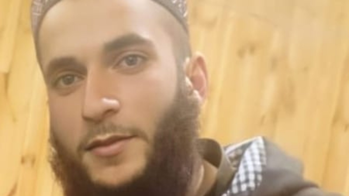 Local LeT militant killed in Pulwama gunfight Local LeT militant killed in Pulwama gunfight