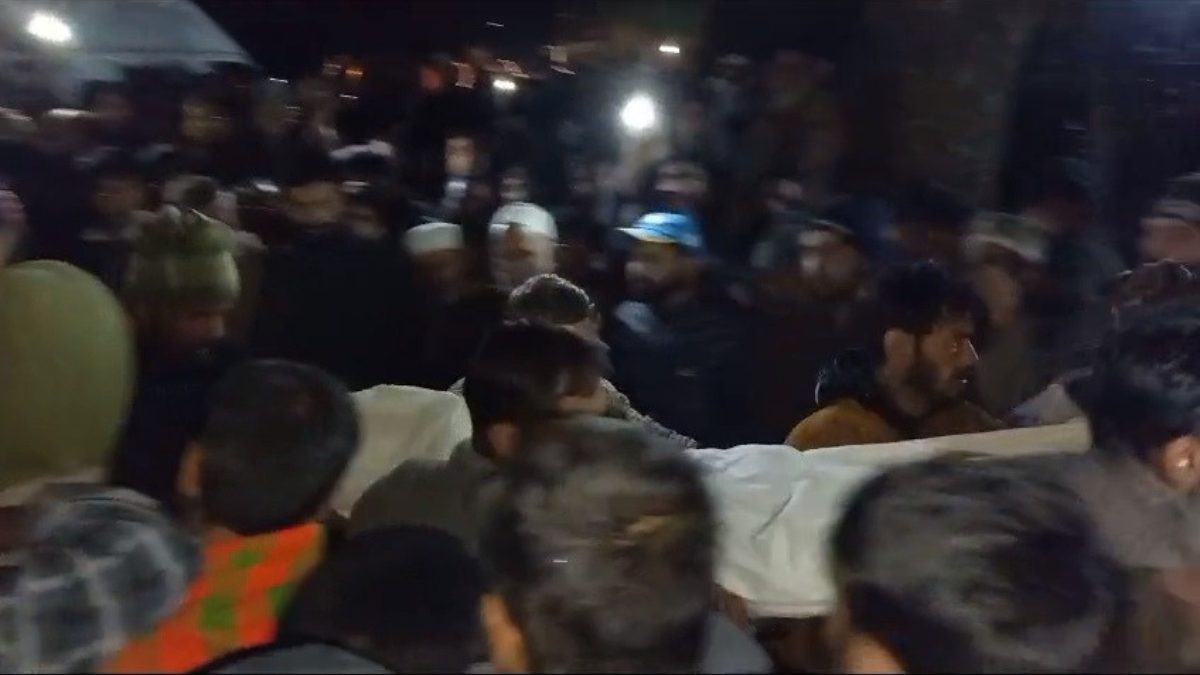 Bodies of six labourers who lost their lives in Shimla accident reach their village in Kulgam