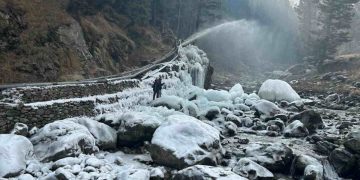 Hello, I am Chillai Kalan…… Srinagar freezes at minus 4.3 degree celsius