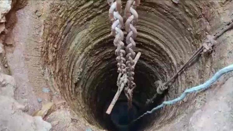 Man falls into well in Kunzar Bla Man falls into well in Kunzar Bla