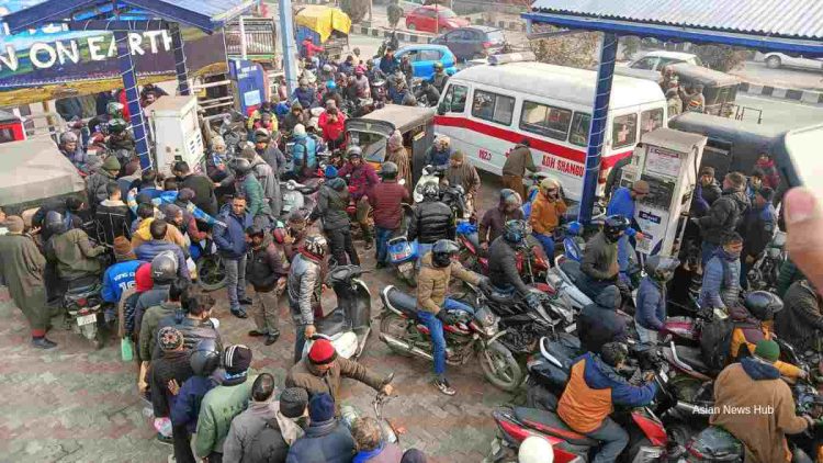 Don’t create panic, enough stock of petrol, Kerosene, LPG in Valley: Div Com Kashmir Don’t create panic, enough stock of petrol, Kerosene, LPG in Valley: Div Com Kashmir