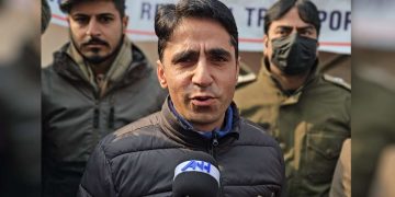 Rs 5 lakh subsidy for over 15 yr old vehicles meant for buses only: RTO Kashmir