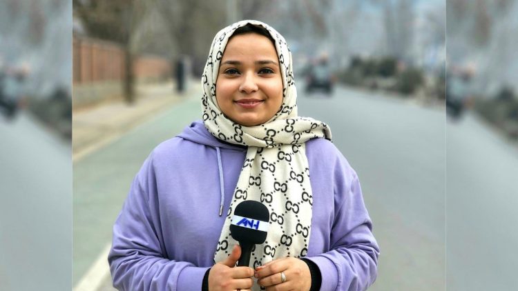 IUST VC applauds ANH’s Faza Zainab for being honoured as outstanding media person on Republic Day
