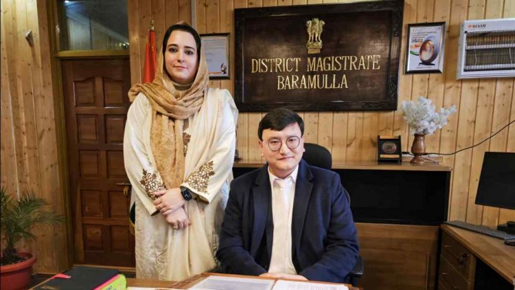 Inclement weather: DC Baramulla reviews winter arrangements