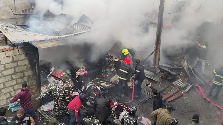 Three goods store damaged in fire mishap in Batamaloo Sgr Three goods store damaged in fire mishap in Batamaloo Sgr