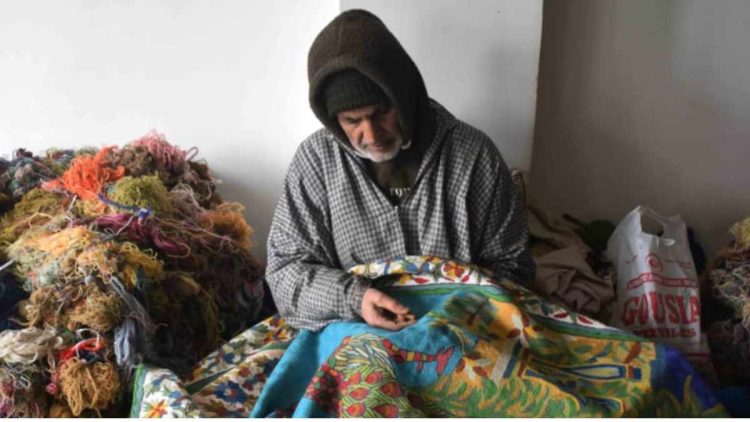 Handmade chain stitch craft struggles to survive amid diminishing demand