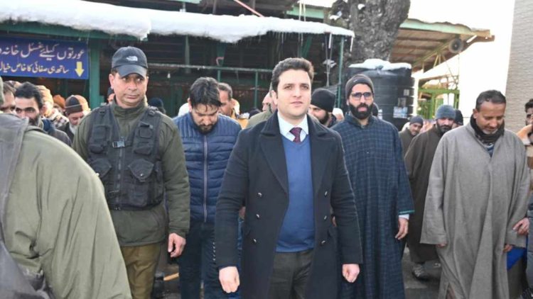 Shab-e-Meraj: DC Kulgam takes stock of arrangements at Ziyarat Shareef Mir Syed Ali Hussain Simnani RA
