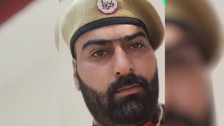 Policeman falls unconscious in Pulwama, dies Policeman falls unconscious in Pulwama, dies