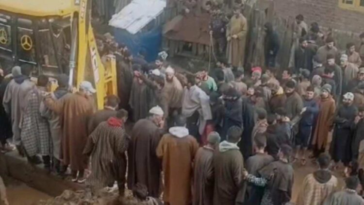 Two minor boys drown in Sopore, rescued