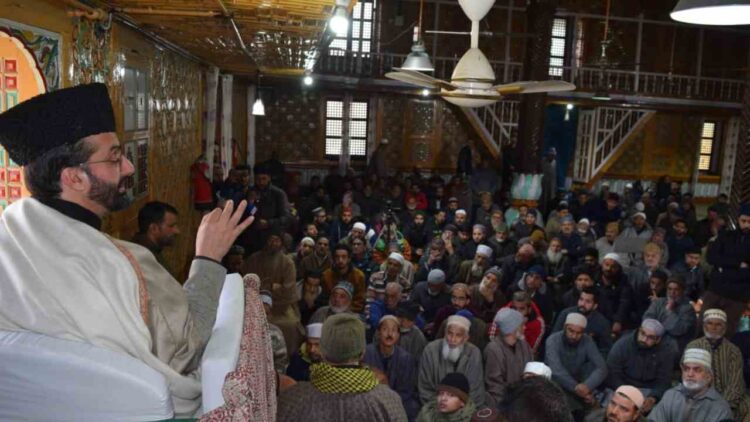 Mirwaiz Umar Farooq advocates simplicity in honor of Hazrat Fatima RA