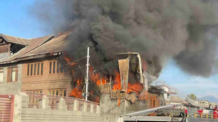 Fire breaks out in Rambagh Sgr