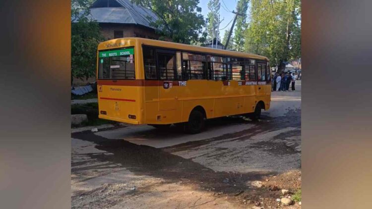 School bus crushes minor boy to death in Kulgam