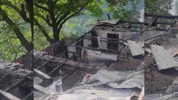 Four residential houses damaged in Uri blaze