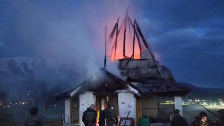 Temple gutted in fire in Gulmarg