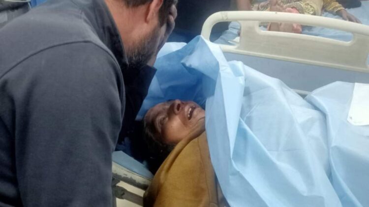 Lady dies after hit by tractor in Shopian