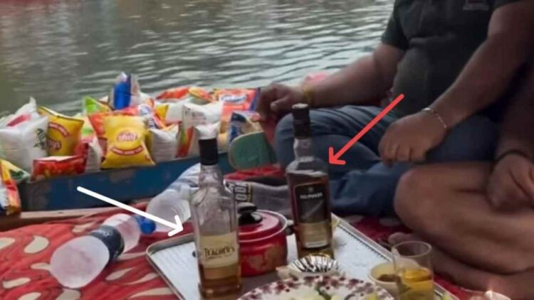 Srinagar Police arrest two persons for offensive behaviour on Shikara in Dal Lake