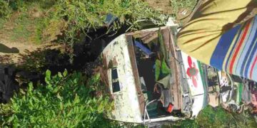 Mini Bus Turns Turtle in Pazalpora, Rafiabad: 2 Dead, 15 Injured