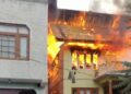 Three residential houses damaged, 2 firefighters injured in Rajouri kadal blaze