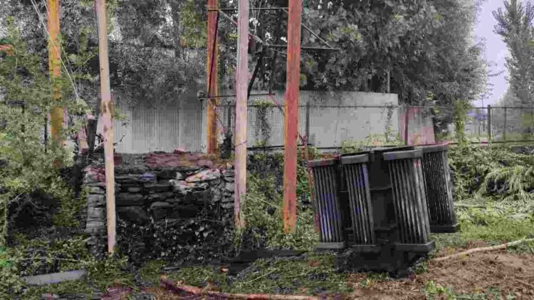 Sopore residents plunged into darkness after thieves dismantle, steal transformer parts