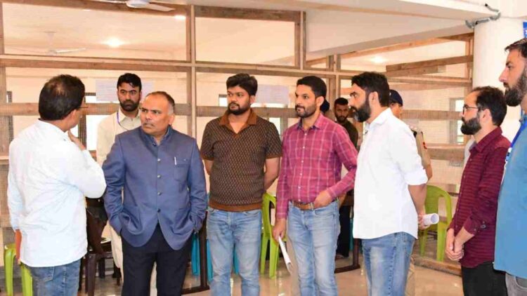 CEO visits counting centre at Ganderbal; inspects arrangements