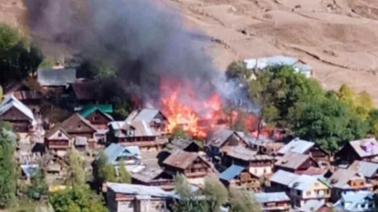 Over 70 residential houses gutted as major fire rages in Kishtwar