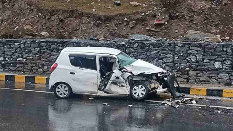 Tragic Accident in Sonamarg: One Dead, One Critically Injured