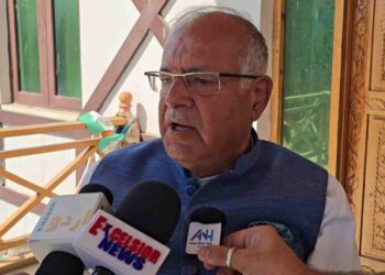 Tariq Karra visits Abdullahs’ residence to express greetings on behalf of party