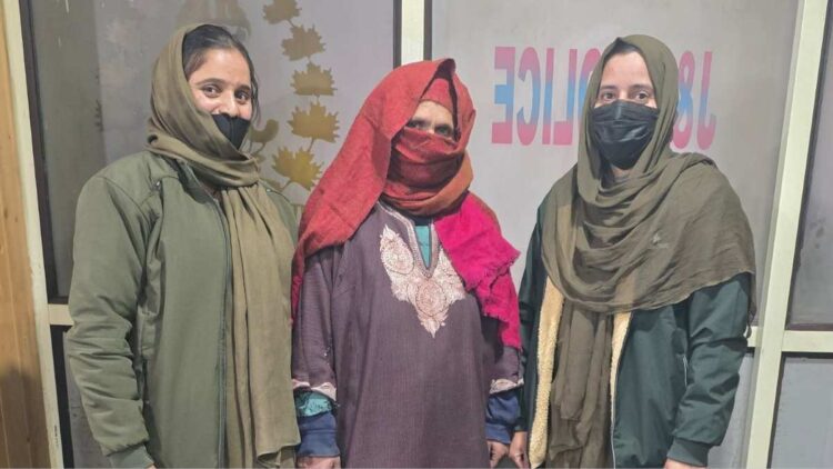 Woman Drug Peddler Held in Anantnag: Police Woman Drug Peddler Held in Anantnag: Police