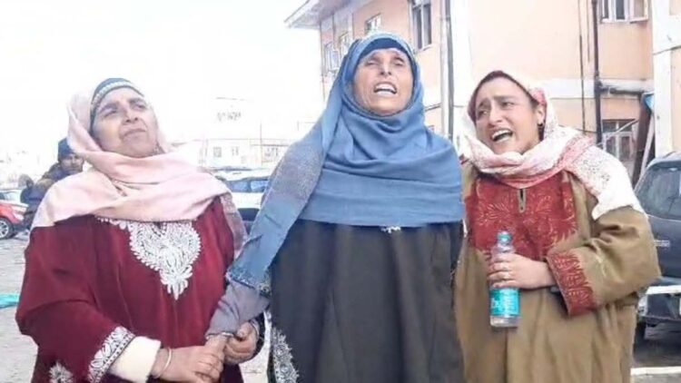 Father of Three Dies at GMC Handwara; Family Alleges Medical Negligence Father of Three Dies at GMC Handwara; Family Alleges Medical Negligence