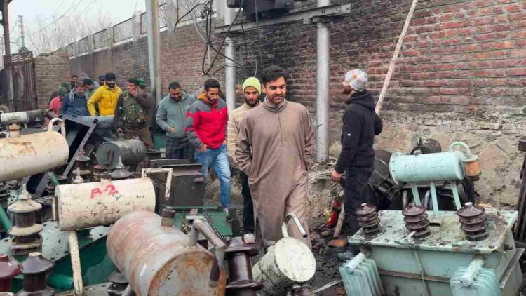 Over 30 Villages in Darkness in Pulwama: Waheed Parra Visits Fire-Hit Divisional Workshop, Urges CM for Swift Action Over 30 Villages in Darkness in Pulwama: Waheed Parra Visits Fire-Hit Divisional Workshop, Urges CM for Swift Action
