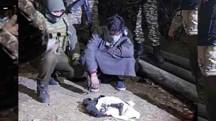 Terrorist Associate Apprehended with Arms and Ammunition in Bandipora Terrorist Associate Apprehended with Arms and Ammunition in Bandipora