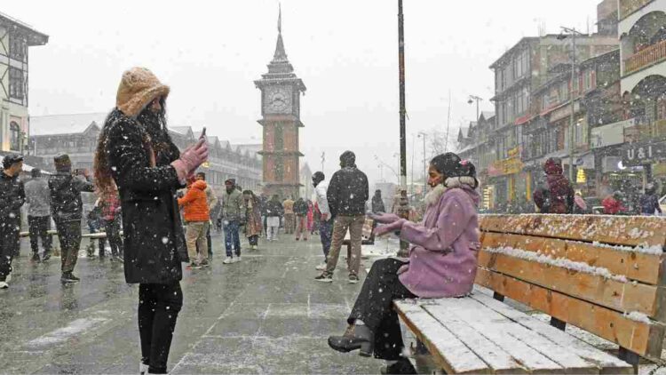 J&K to Witness Moderate Snowfall in First Week of January