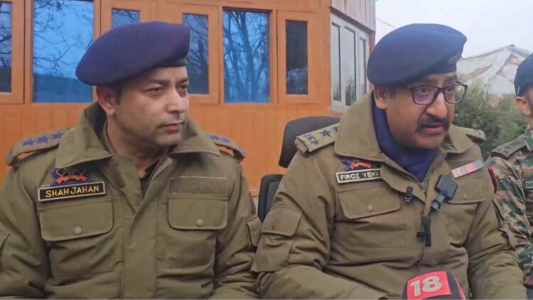 Baramulla Police Crack Pattan Grenade Attack Case; Surrendered Terrorist, His Son Among Arrested Baramulla Police Crack Pattan Grenade Attack Case; Surrendered Terrorist, His Son Among Arrested