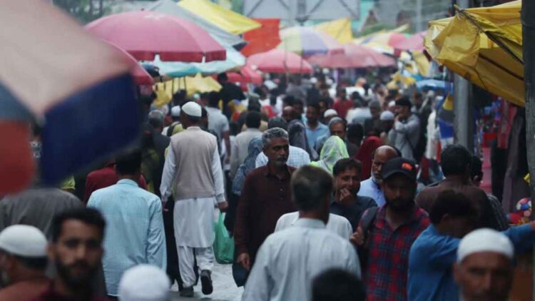 Decontrolled Markets in Kashmir Leave Consumers Struggling with Price Hikes, Quality Concerns