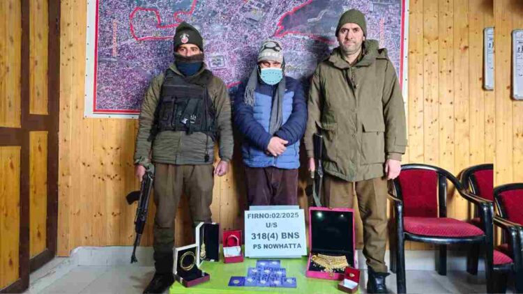 Srinagar Police Busts Major Counterfeit Gold Scam, Arrests Fraudulent Goldsmith in Bijbehara