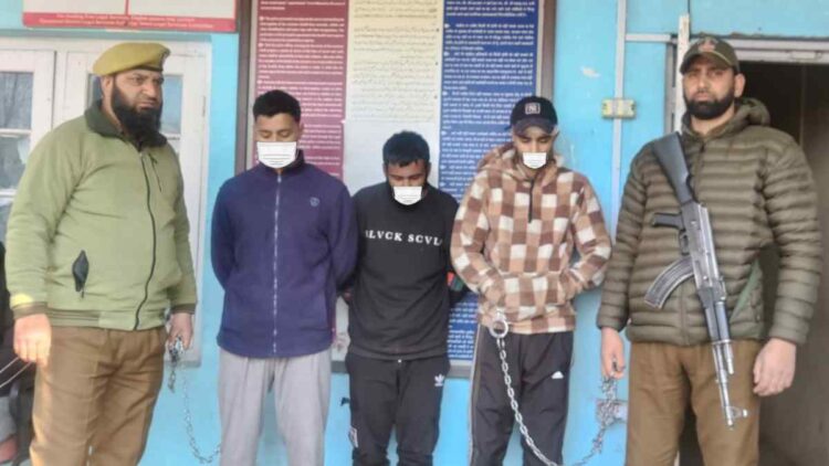 Three Arrested for Stealing Cash from Mosque’s Donation Box in Srinagar Three Arrested for Stealing Cash from Mosque’s Donation Box in Srinagar