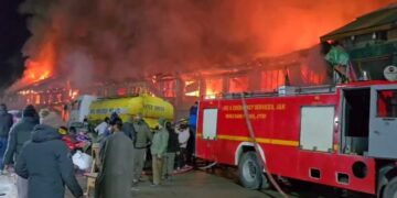 Fire Ravages Sonamarg Market as Locals Allege Delayed Response from Fire Tenders