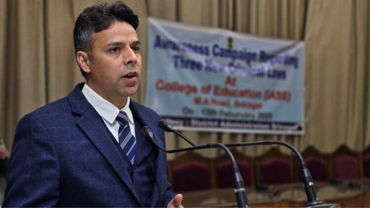 DC Srinagar Greets People on Shab-e-Qadr and Jummat Ul Vida DC Srinagar Emphasizes Collaborative Efforts to Achieve a TB-Free District