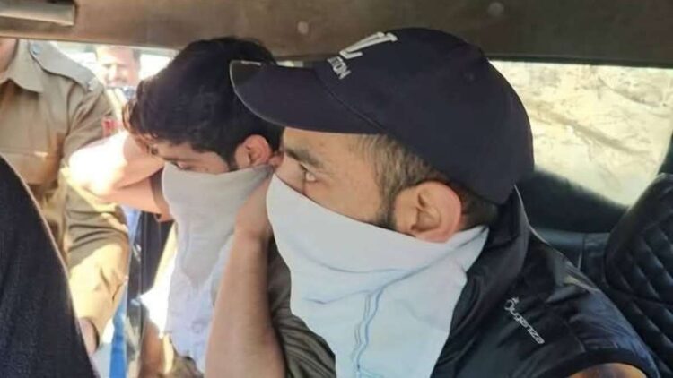 Two Srinagar Residents Arrested with Rs 2 Cr Cash in J&K's Kathua Two Srinagar Residents Arrested with Rs 2 Cr Cash in J&K’s Kathua