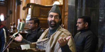 Mirwaiz Urges Imams to Speak Against Social Evils, Calls for Collective Awakening