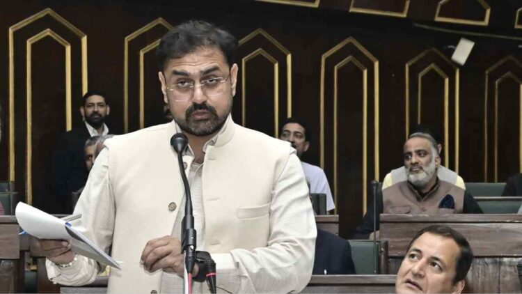 12 Free Gas Cylinders Proposal Under Examination: Govt Govt Mulls to Open New 1600 Fair Price Shops Across J&K: Satish Sharma