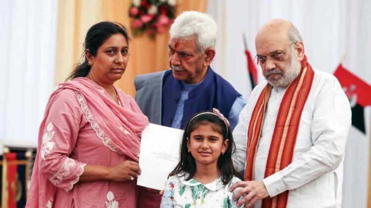 Amit Shah Meets Families of Martyred Policemen in Jammu, Hands Over Appointment Letters Amit Shah Meets Families of Martyred Policemen in Jammu, Hands Over Appointment Letters