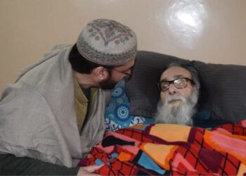 Maulana Mubarak Mubarki Passes Away, Mirwaiz Expresses Grief