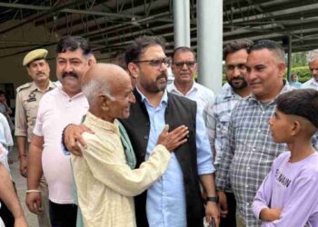 Cross Border Shelling Victims: Minster Satish Sharma Visits GMC Jammu