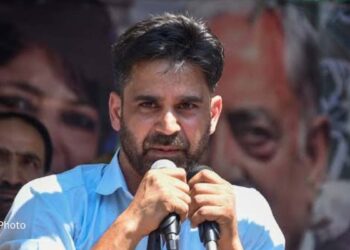 Waheed Parra Slams Omar for Branding Peace-Loving Kashmiris Anti-National