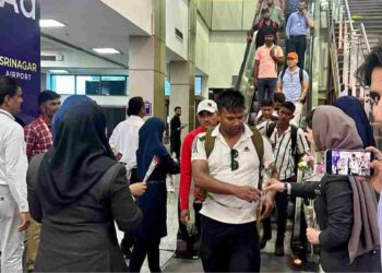 After Pahalgam Tragedy, Srinagar Airport Offers Flowers to Arriving Passengers