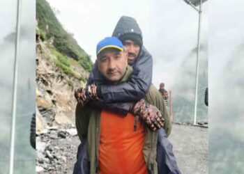 ‘You Helped Us a Lot…’: SDRF’s Ashiq Hussain Becomes Yatra Hero After Saving Ill Pilgrim