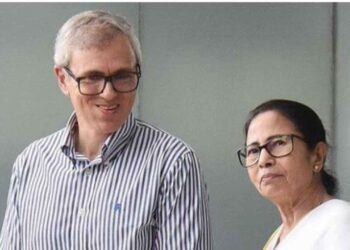 Mamata Banerjee Slams Curbs on Omar Abdullah’s Graveyard Visit, Calls It ‘Shameful’