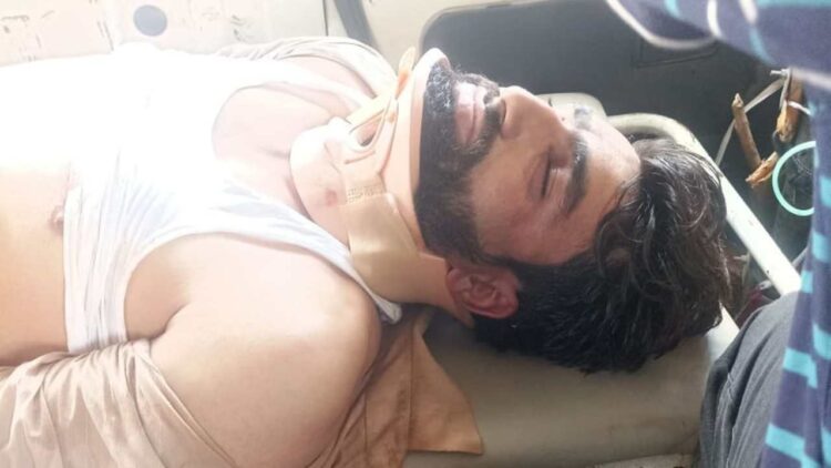 Lineman Injured After Falling From Electric Pole in Sopore Lineman Injured After Falling From Electric Pole in Sopore